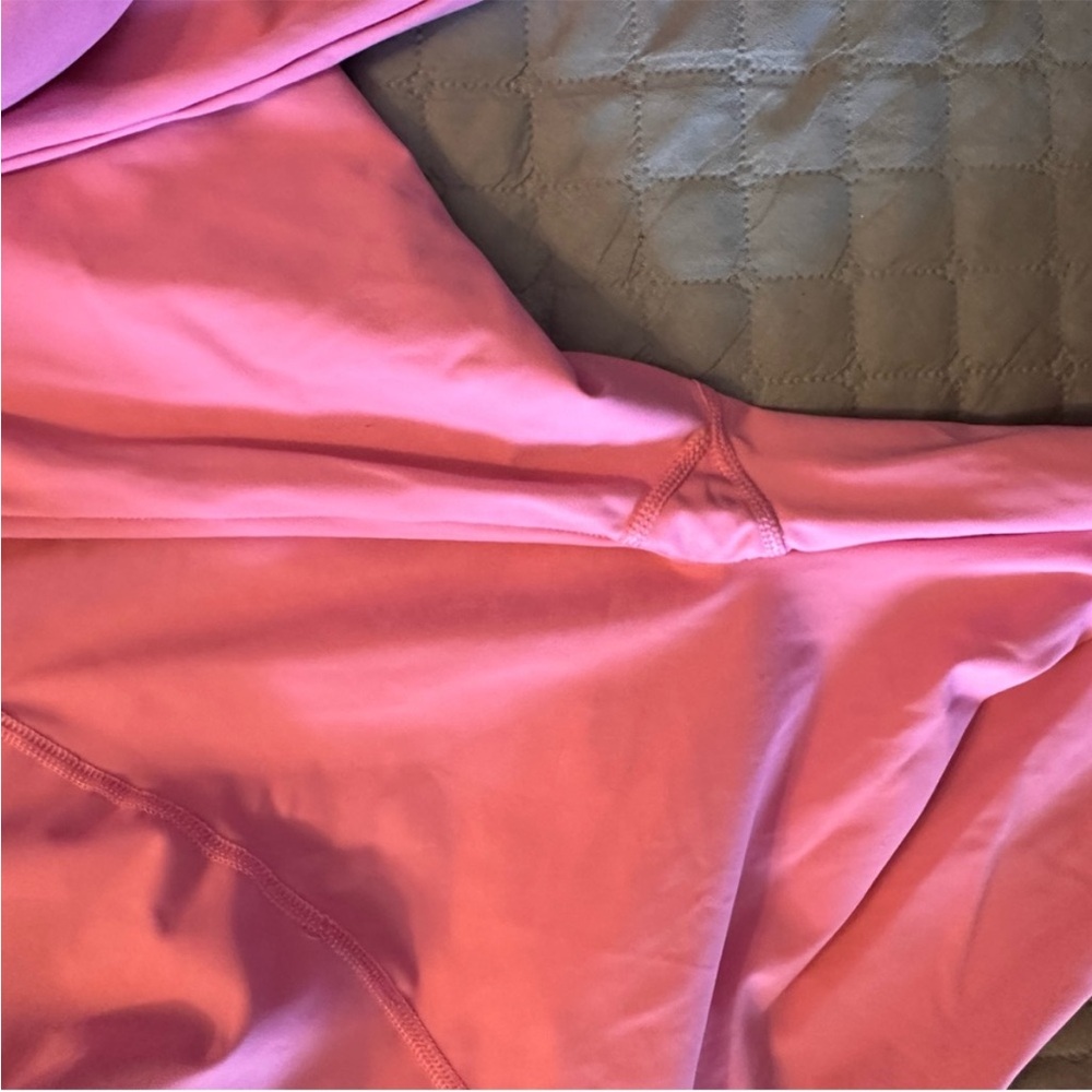 Outdoor Voices X Disney Snacks Minnie Leggings Pink Rare Size Medium Exclusive - Picture 7 of 7